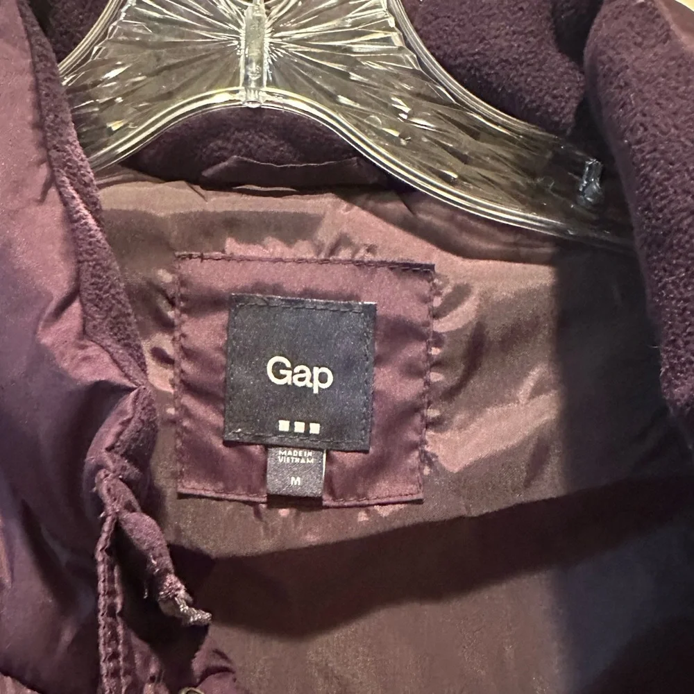 GAP Puffer Vest - Picture 7 of 8